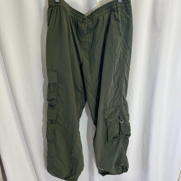 C&C California Cargo High Waist Cinchable Parachute Pants - Picture 1 of 16